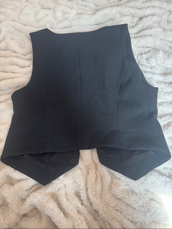 Aritzia Wilfred Black Vest - Picture 3 of 3